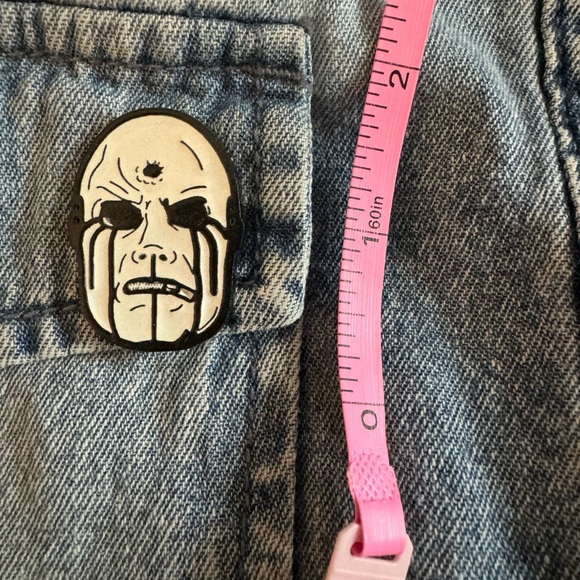 2024 Slipknot official concert band enamel pin Eloy Casagrande Mask New Drummer - Picture 2 of 3